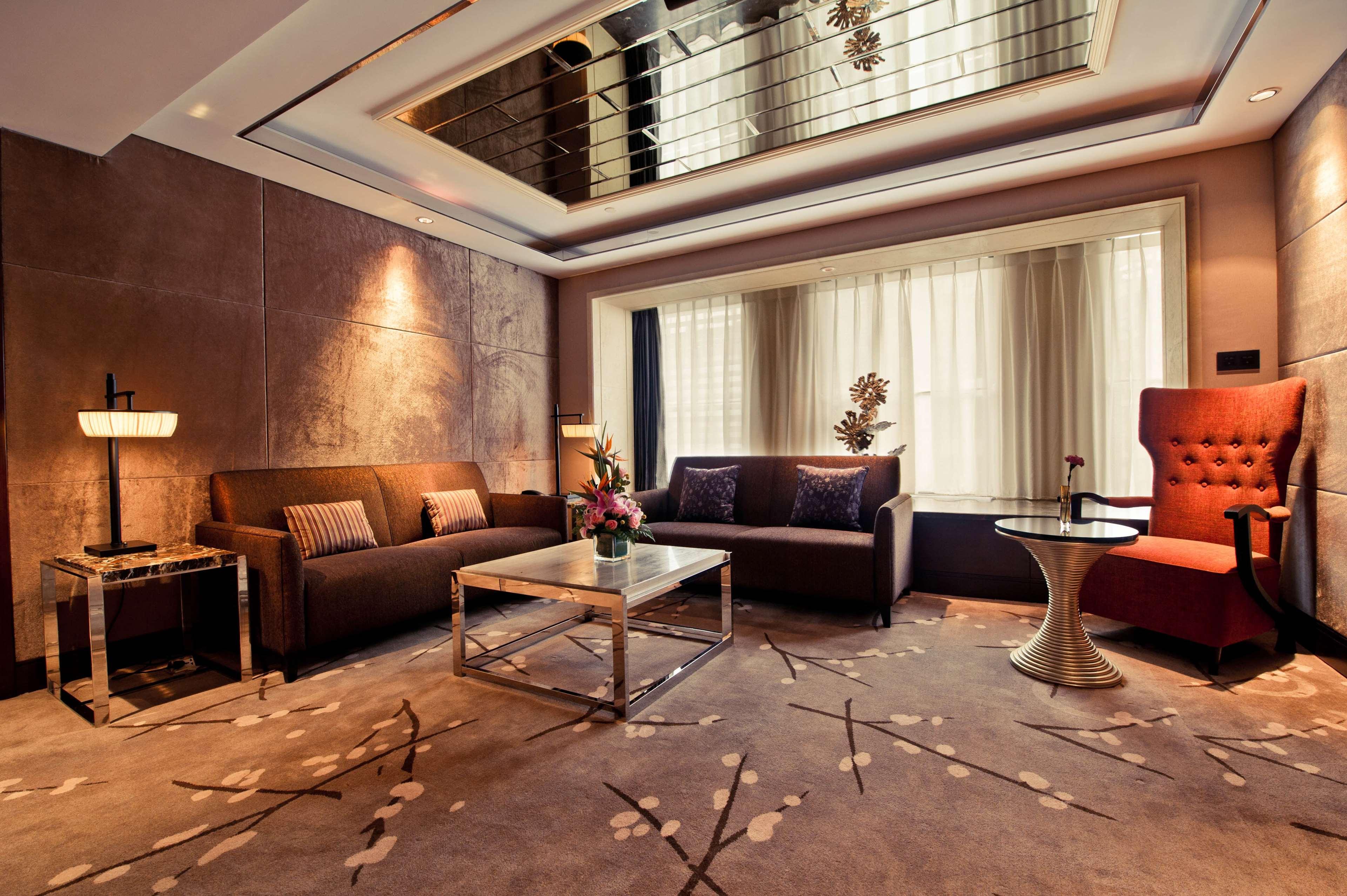 מלון Doubletree By Hilton Chongqing - Guanyinqiao Railway Station מראה פנימי תמונה