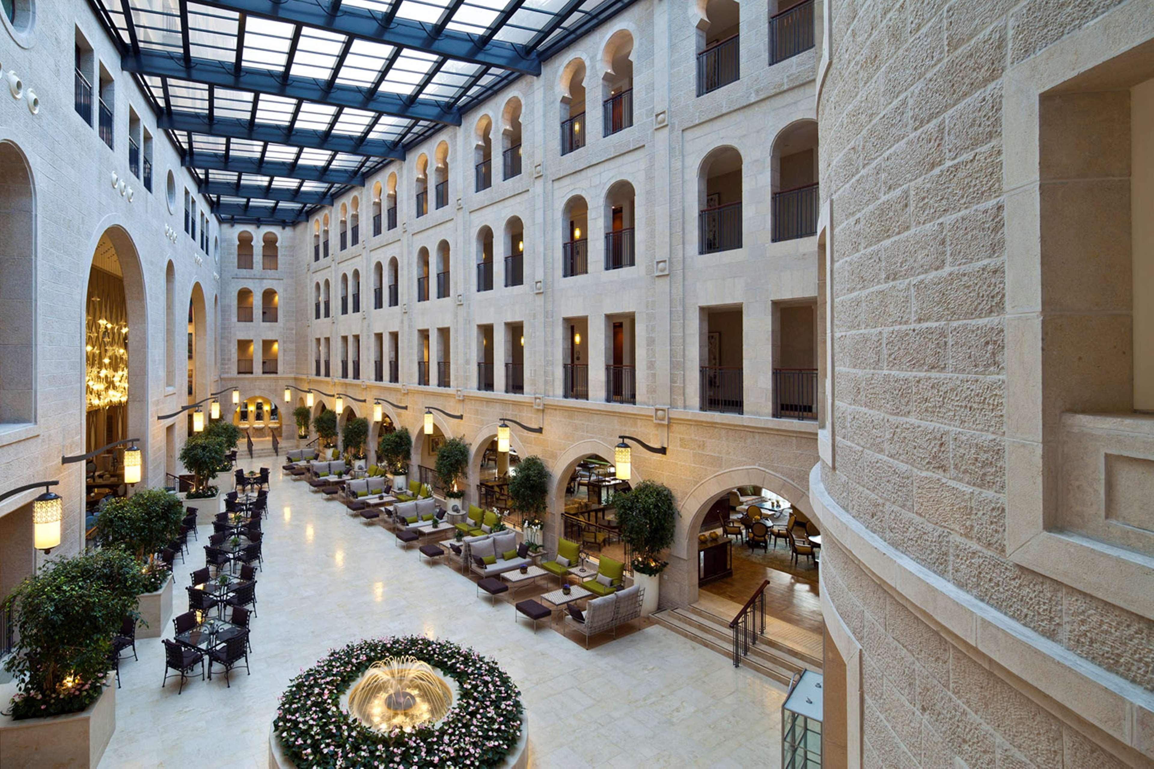 מלון Doubletree By Hilton Chongqing - Guanyinqiao Railway Station מראה חיצוני תמונה