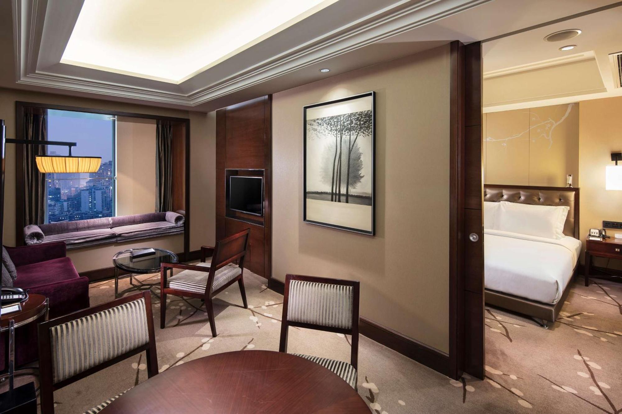 מלון Doubletree By Hilton Chongqing - Guanyinqiao Railway Station מראה חיצוני תמונה