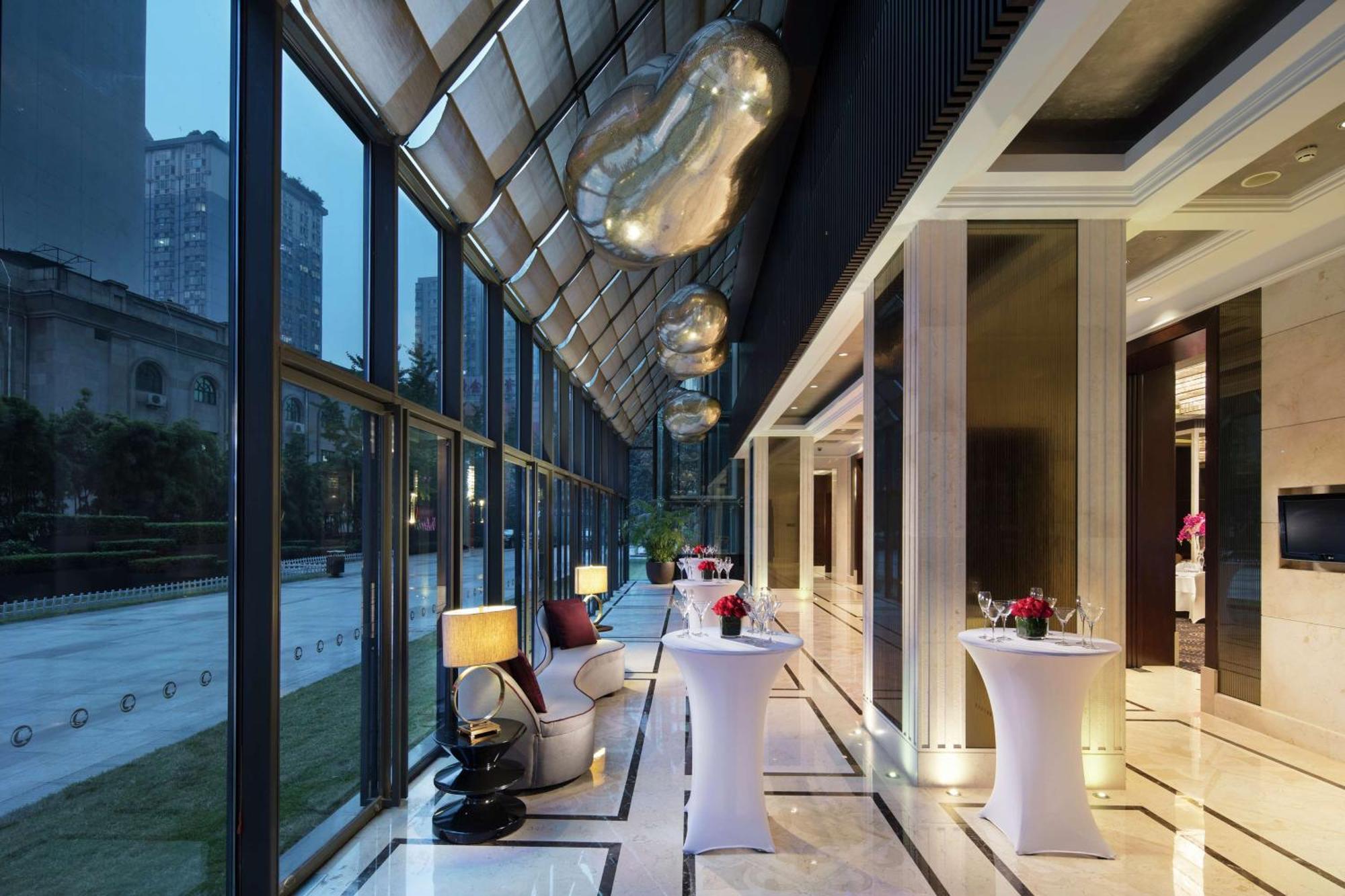 מלון Doubletree By Hilton Chongqing - Guanyinqiao Railway Station מראה חיצוני תמונה