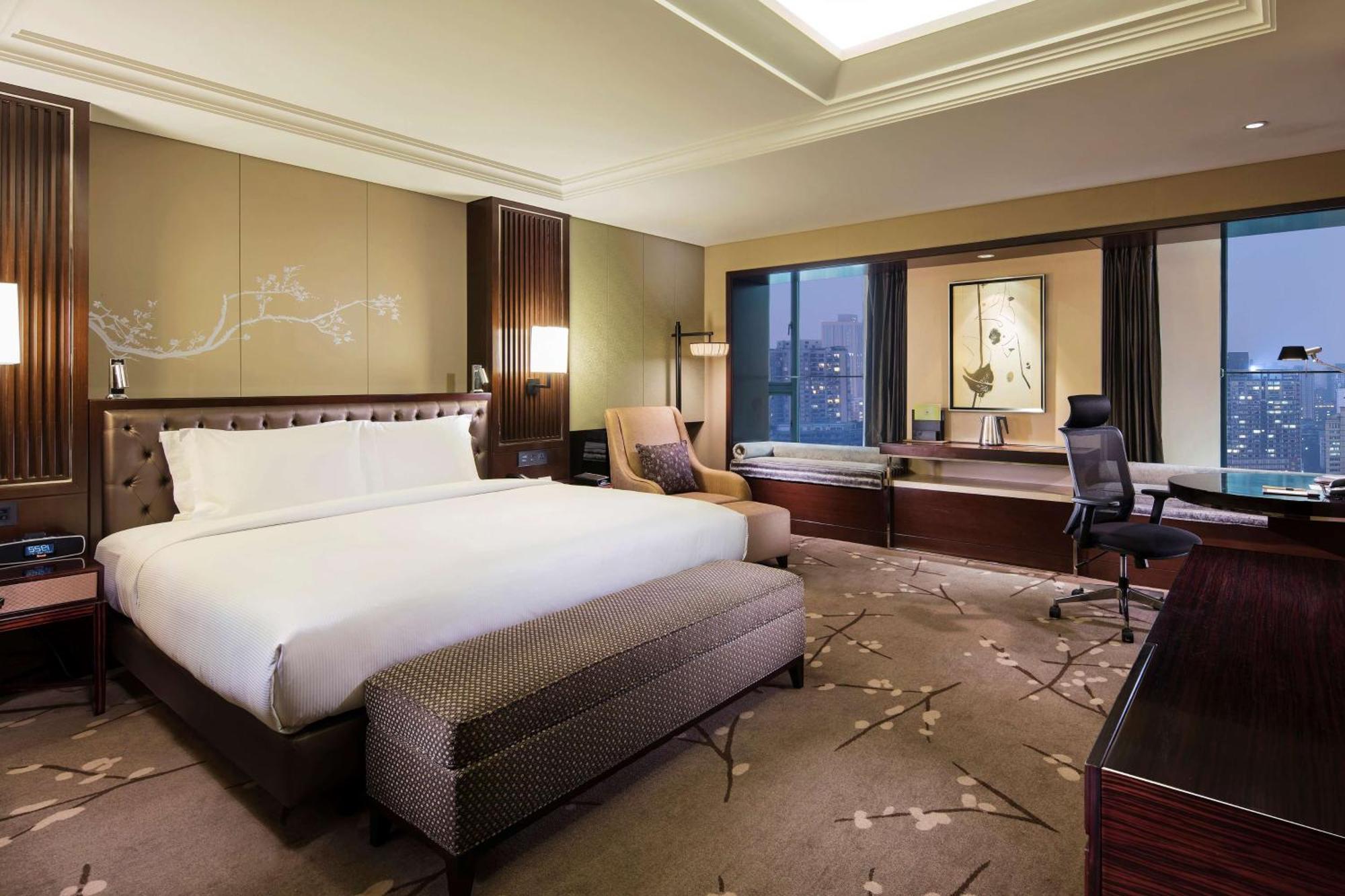 מלון Doubletree By Hilton Chongqing - Guanyinqiao Railway Station מראה חיצוני תמונה