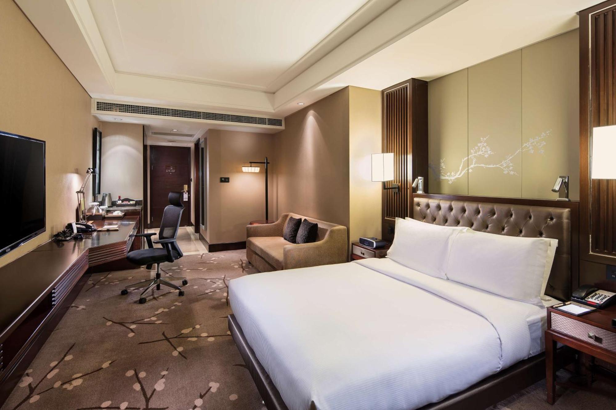 מלון Doubletree By Hilton Chongqing - Guanyinqiao Railway Station מראה חיצוני תמונה