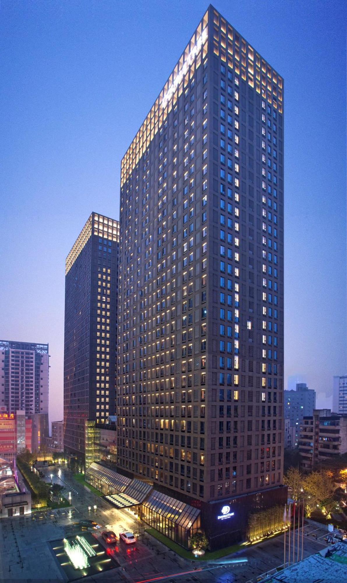 מלון Doubletree By Hilton Chongqing - Guanyinqiao Railway Station מראה חיצוני תמונה